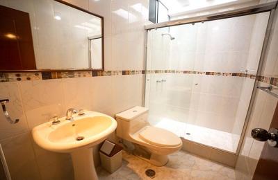 VENTA DE CASA DE 3 PISOS EN URB. LOS FICUS - PIMENTEL